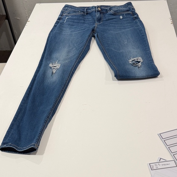 2/35$ ❤️White House Black Market Dark Blue Skinny Jeans - Picture 3 of 5